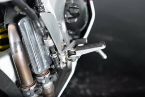 Image 24/42 de Honda RVF 750 (1994)