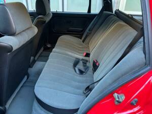 Bild 21/108 von BMW 325ix (1989)