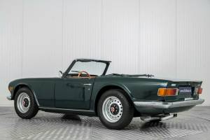 Immagine 9/50 di Triumph TR 6 PI (1972)