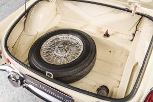 Image 27/50 of MG MGB (1964)