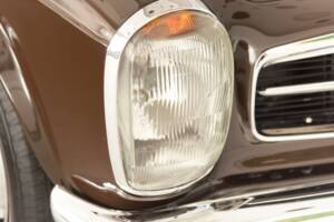 Image 13/30 of Mercedes-Benz 280 SL (1970)