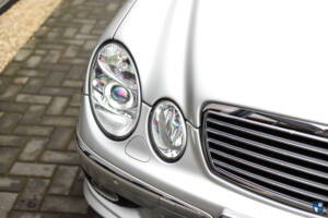Image 64/84 of Mercedes-Benz E 55 AMG (2002)