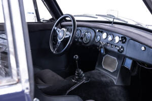 Image 23/41 of MG MGB GT V8 (1976)