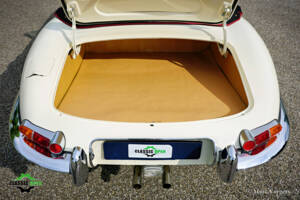 Image 57/65 de Jaguar E-Type 3.8 Flat Floor (1961)