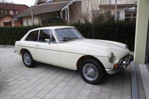 Bild 27/28 von MG MGB GT (1968)