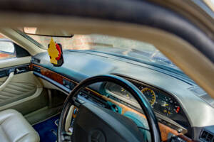 Bild 24/50 von Mercedes-Benz 500 SEC (1989)