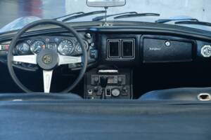 Image 44/50 of MG MGB (1976)