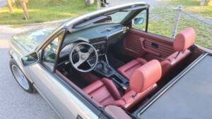 Image 11/18 of BMW 325i (1987)