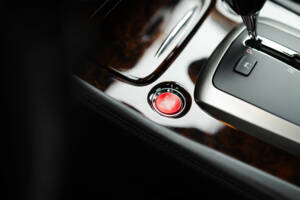 Image 27/33 of Jaguar XKR (2008)
