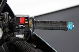 Immagine 42/48 di Yamaha FZR 1000 Genesis (1987)