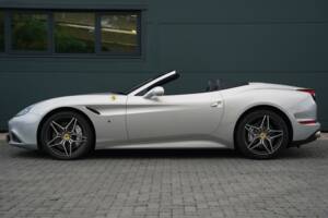 Bild 6/50 von Ferrari California T (2015)
