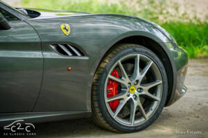 Image 56/85 of Ferrari California (2010)