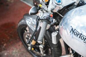 Image 30/38 of Norton Dominator SS (2015)