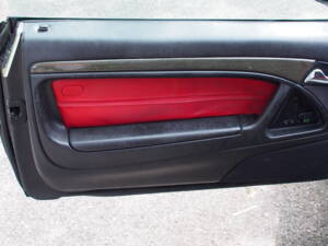 Image 12/19 of Mercedes-Benz SL 500 (2000)