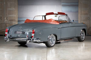 Image 4/23 of Mercedes-Benz 220 SE Cabriolet (1960)