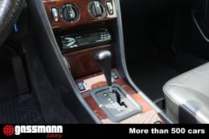 Image 13/15 of Mercedes-Benz 300 D (1990)