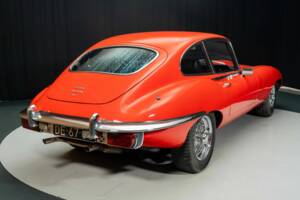 Image 8/8 de Jaguar E-Type (1970)
