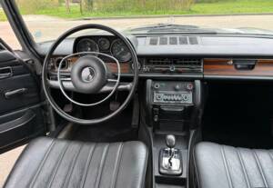 Bild 6/12 von Mercedes-Benz 250 (1971)