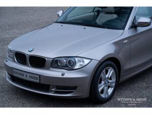 Image 10/33 de BMW 118i (2010)