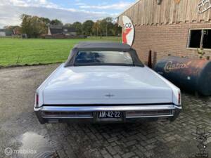 Bild 6/50 von Lincoln Continental Convertible (1966)
