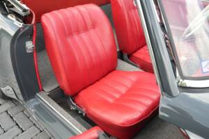Image 13/50 de Mercedes-Benz 190 SL (1961)