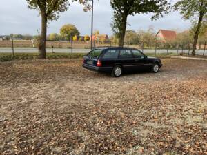 Image 12/148 of Mercedes-Benz 320 TE (1993)
