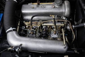 Image 33/35 of Mercedes-Benz 190 SL (1963)