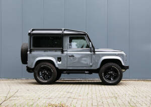 Image 2/56 of Land Rover 90 (1990)