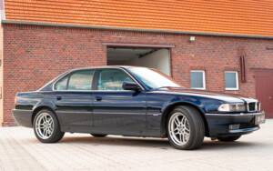 Image 12/55 of BMW 740i (1997)