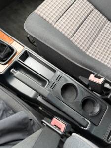 Immagine 34/49 di Mercedes-Benz 190 E (1990)