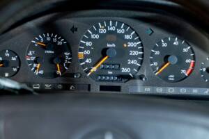 Image 42/43 of Mercedes-Benz 500 SL (1992)