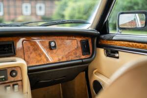 Bild 35/46 von Jaguar XJ 12 (1991)