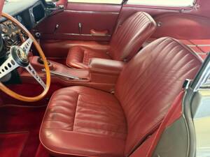 Image 3/5 de Jaguar Type E 4.2 (1964)