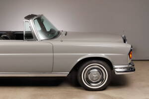 Image 12/45 of Mercedes-Benz 250 SE (1967)
