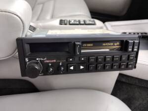 Bild 28/113 von BMW 735i (1986)