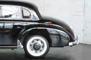 Image 13/50 de Mercedes-Benz 300 c (1956)