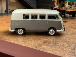 Image 7/36 of Volkswagen T1 minibus (1963)