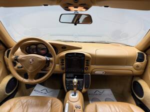 Bild 9/35 von Porsche 911 Carrera 4S (2003)