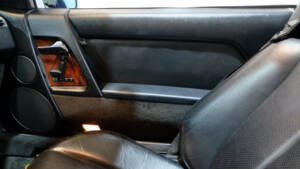 Image 19/38 of Mercedes-Benz 300 SL (1990)