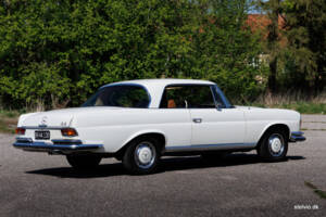 Image 11/38 of Mercedes-Benz 280 SE 3,5 (1970)