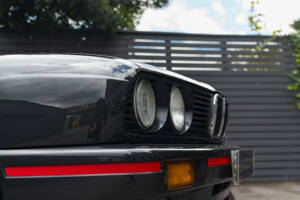 Image 51/57 of BMW M3 (1988)