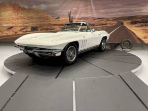 Image 1/34 of Chevrolet Corvette Sting Ray Convertible (1965)