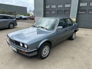 Image 1/8 of BMW 318i (1988)