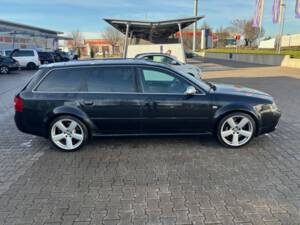 Image 2/7 of Audi RS6 Avant (2005)