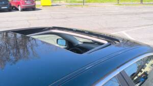 Image 17/42 of BMW 520i (1998)