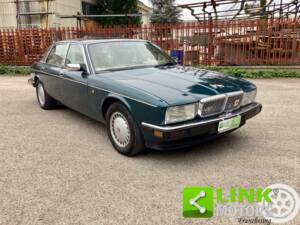 Image 3/9 of Daimler XJ 6 4.0 (1993)