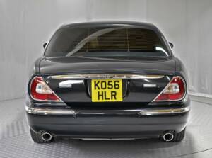 Image 13/50 of Jaguar XJ 8 4.2 (2006)