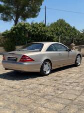 Bild 27/29 von Mercedes-Benz CL 500 (2002)