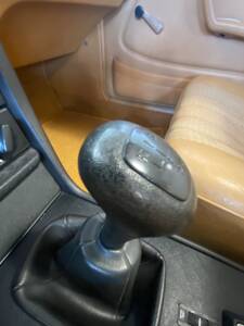 Immagine 34/91 di Mercedes-Benz 240 D (1981)