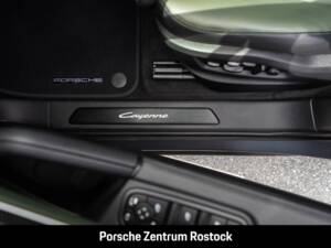 Imagen 17/38 de Porsche Cayenne Coupé E-Hybrid (2026)